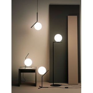 Lámpara de pie moderna IC Light de Flos Iluminación. Iluminación de diseño.