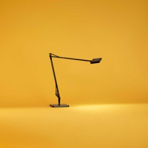 Lámpara de sobremesa de escritorio con luz directa Kelvin Edge de Flos