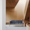 Sofá CH163 en tela de Carl Hansen and Son con un diseño moderno y elegante que entrega calidad a cualquier espacio.