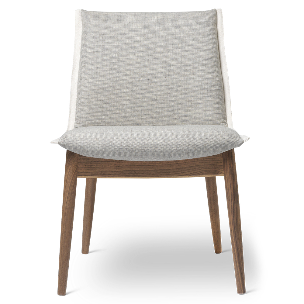 Silla E004 Embrace Chair en tela de Carl Hansen and Son. Sillas de diseño.