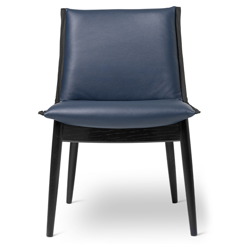 Silla E004 Embrace Chair en piel de Carl Hansen and Son. Sillas de diseño moderno.