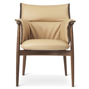 Silla E005 Embrace Chair en piel de Carl Hansen and Son. Sillas nordicas.