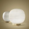 Lámpara sobremesa Gem de Foscarini. Lámpara de diseño contemporáneo.