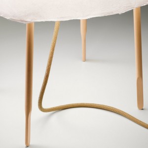 Lámpara artesanal Kurage de Foscarini. Fabricada con Materiales naturales.