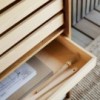 Estantería modular FK63 de Carl Hansen and Son. Diseño elegante y moderno que da calidez a cualquier espacio.
