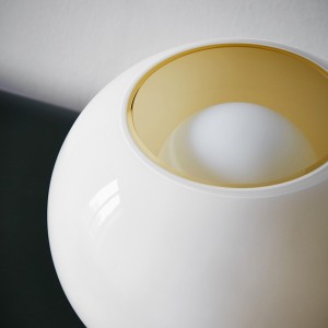 Lámpara sobremesa Buds de Foscarini. Lámpara de sobremesa innovadora.