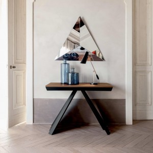 Consola Ventaglio extensible de Tonin casa. Diseño versatil y moderno.