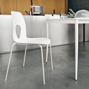 Silla Hole Metal de Tonin casa. Muebles modernos de hogar.