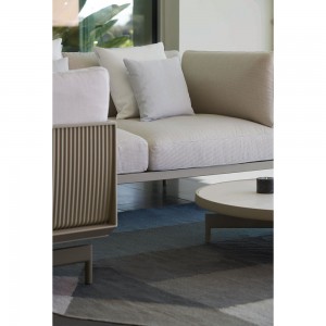 Sillón para exterior Onde de Gandia Blasco. Diseño moderno para jardines y terrazas.