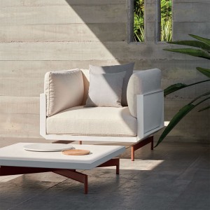 Sillón para exterior Onde de Gandia Blasco. Diseño moderno para jardines y terrazas.