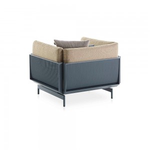Sillón para exterior Onde de Gandia Blasco. Diseño moderno para jardines y terrazas.