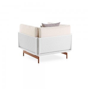 Sillón para exterior Onde de Gandia Blasco. Diseño moderno para jardines y terrazas.
