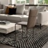 Puff Cubix de Ozzio design. Estructura metálica tapizada en terciopelo o ecopiel