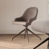 Sillón Gilda de Ozzio design. Estructura en metal y tapizado en piel, ecopiel o terciopelo.