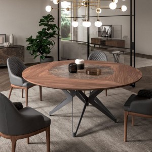 Sillón Thelma de Ozzio design. Estructura en madera y tapizado en piel, ecopiel o terciopelo.