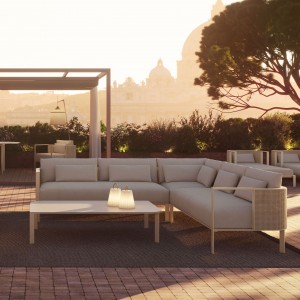 Mesa baja Solanas de Gandia Blasco. Mesas de diseño para terrazas y patios.
