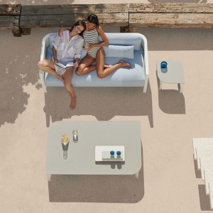 Mesa baja Solanas de Gandia Blasco. Mesas de diseño para terrazas y patios.
