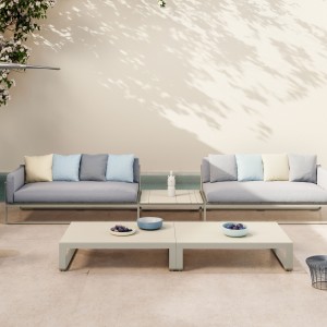 Mesa Flat Baja de Gandía Blasco. Mesa moderna para exterior de aluminio.