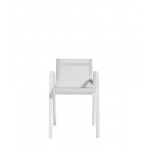 Silla Stack de Gandia Blasco. Silla cómoda con brazos para exteriores.
