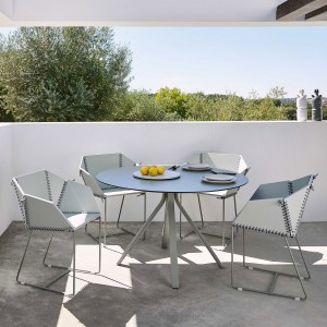 Silla Textile de Gandía Blasco. Silla con brazos de diseño para exterior.