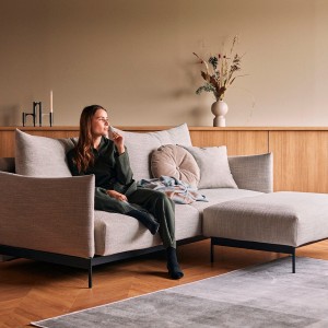 Sofá cama matrimonio Malloy de Innovation Living tapizado de alta calidad.