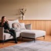 Puff Malloy de Innovation Living. Diseño moderno y elegante ideal para salones.