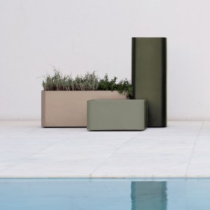 Macetero Sonora de Gandía Blasco. Macetero de diseño para jardín o terraza.