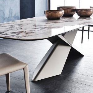 Mesa Tyron Keramik de Cattelan Italia. Mesas de comedor de diseño italiano.