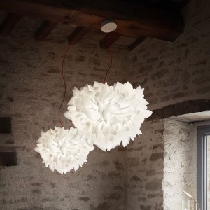 Lámpara suspendida Veli Foliage de Slamp. Diseño moderno y elegante.
