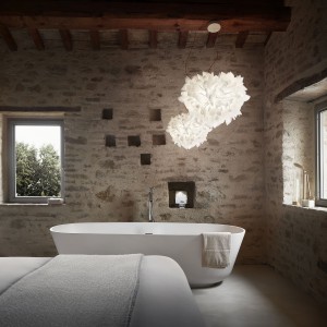 Lámpara suspendida Veli Foliage de Slamp. Diseño moderno y elegante.