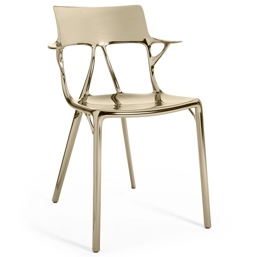 Silla AI cómoda y elegante en su presentación de acabados metalizados Kartell.