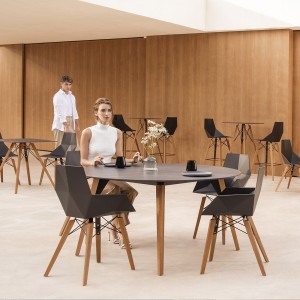 Mesa redonda Faz Wood lounge table. Vondom