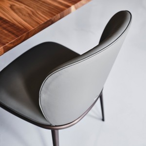 Silla Chris ML de Cattelan Italia. Silla tapizadas. Sillas para comedor.