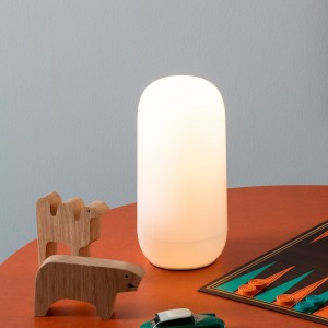 Lámpara sobremesa Gople Portable Artemide. Diseño moderno y sofisticado.