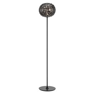 Lámpara de pie Planet de Kartell. Estructura de acero cromado o barnizado.