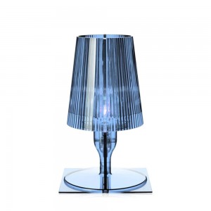 Lámpara sobremesa Take Kartell. Diseño de calidad italiana de iluminación.