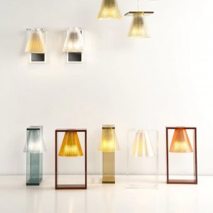 Lámpara sobremesa Light-Air de Kartell. Disponible con tejido o esculturada.