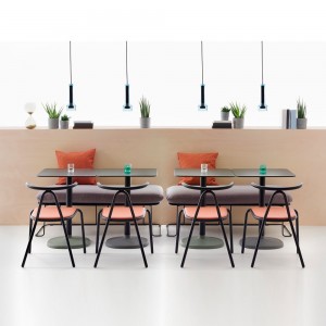 Mesa Cuadrada Fonda de B-Line. Muebles y complementos de exterior e interior.