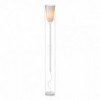 Lámpara suelo Toobe de Kartell ideal para salón, oficinas o dormitorios.