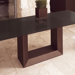 Mesa Vela para Interior y Exterior con Luces Led en el Interior | Vondom