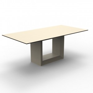 Mesa Vela para Interior y Exterior con Luces Led en el Interior | Vondom