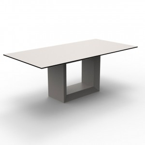 Mesa Vela para Interior y Exterior con Luces Led en el Interior | Vondom
