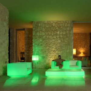 Lámpara Cubo Vela en Varios Tamaños con Luz Led | Diseño de Vondom