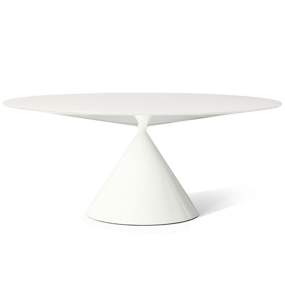 Mesa Clay moderna con sobre de cristal de Desalto. Mesas de diseño italiano.