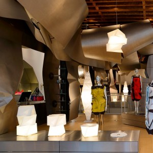 Lámpara de pie Minomushi floor de Artemide. Tienda online lamparas modernas.