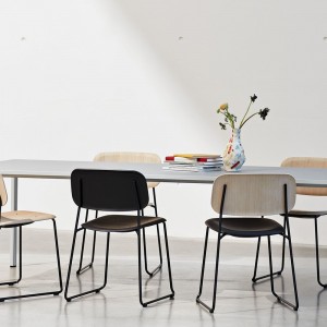 Silla Soft Edge 50 de madera de gran diseño moderno para espacios interiores catálogo Hay
