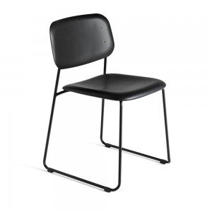 Silla Soft Edge 55 asiento Tapizado de Hay tapizada y polipropileno de gran diseño moderno para espacios interiores.