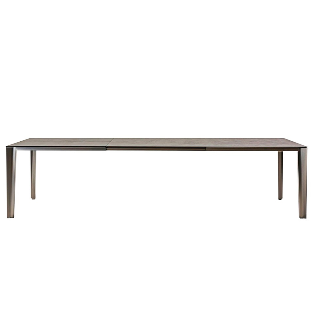 Mesa Skin Extensible Desalto. Mesa moderna apta para interiores y exteriores.