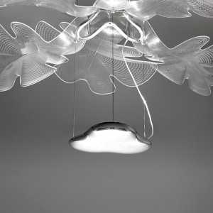 Chloraphilia de suspensión. Entrega calidez y elegancia con diseño moderno.