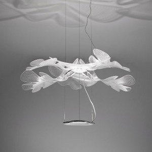 Chloraphilia de suspensión. Entrega calidez y elegancia con diseño moderno.